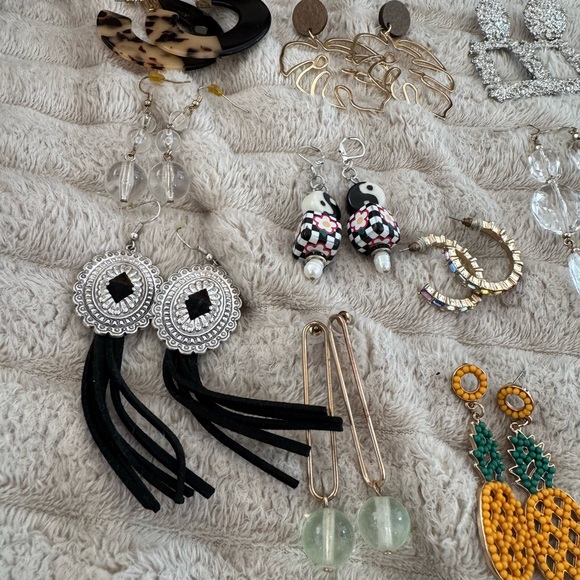 Earrings Bundle - Picture 2 of 5